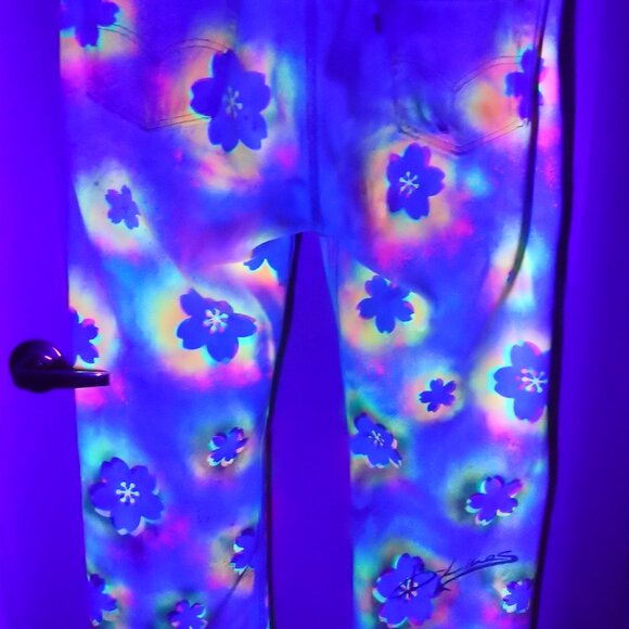 Custom paint job cherry blossom Levi's cross over B-Lines men's jeans - Picture 11 of 13
